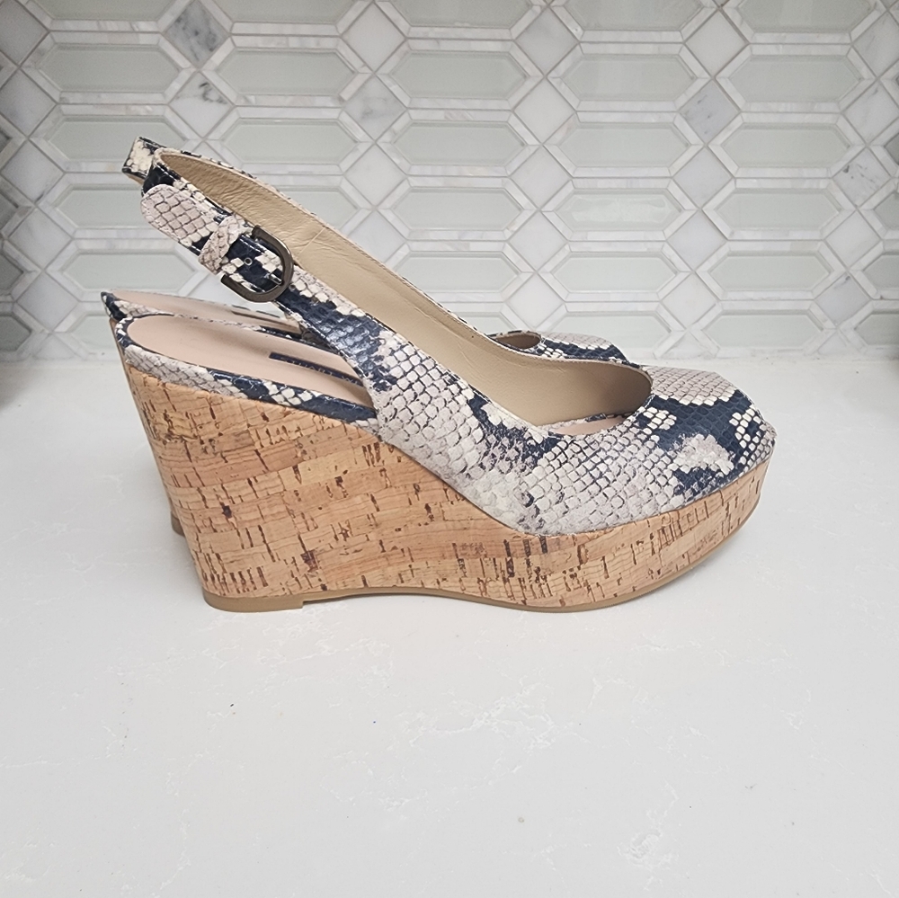 Stuart Weitzman Jean Snake-Embossed Leather Slingback Sandals 9 wedge